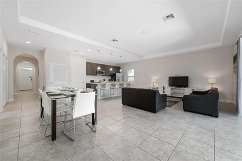 222MCV - Balmoral Resort House in Haines City