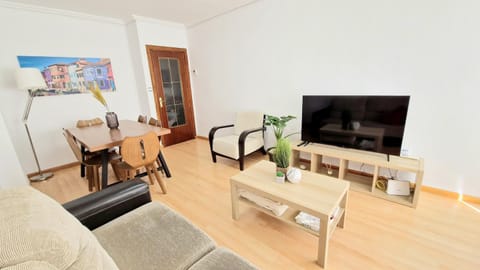 TV and multimedia, Living room, Dining area
