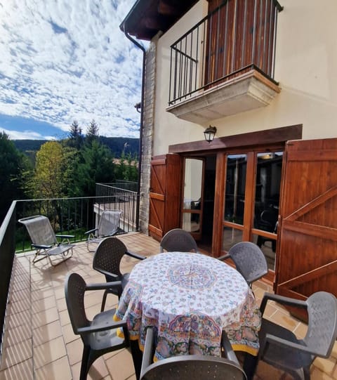 Property building, Day, Natural landscape, View (from property/room), Balcony/Terrace, Mountain view