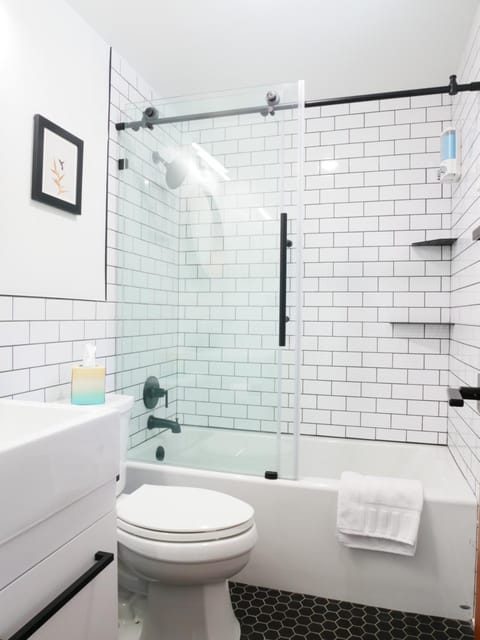 Shower, Toilet, Bathroom, Bath