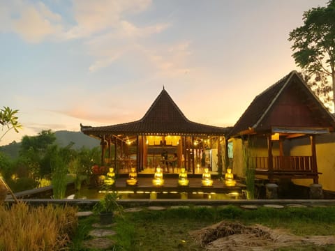 Property building, Day, Natural landscape, Garden