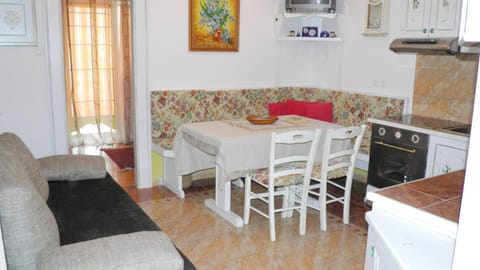 Living room, Dining area, air conditioner