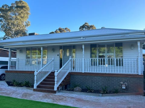 Property building, Day