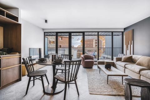 TV and multimedia, Living room, Dining area