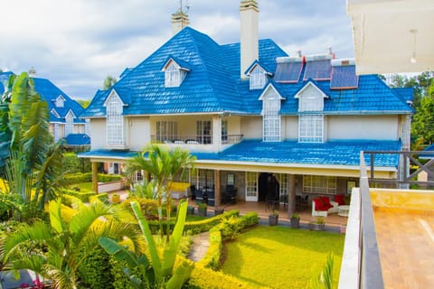 Property building, Day, Garden, Garden view