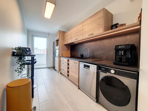 Kitchen or kitchenette, dishwasher, minibar, pet friendly, stove, toaster, washing machine