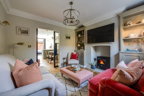 TV and multimedia, Living room, Seating area, flat iron