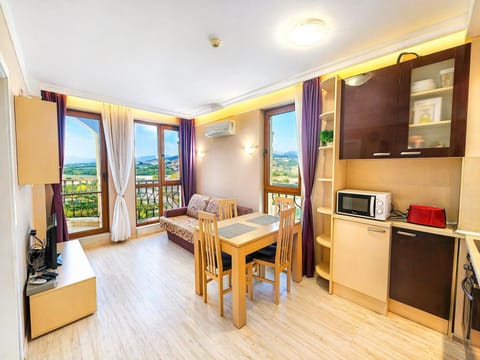 Living room, Dining area, air conditioner