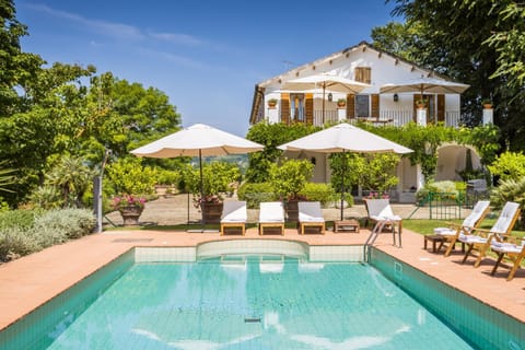 Property building, Garden, Garden view, Pool view, Swimming pool