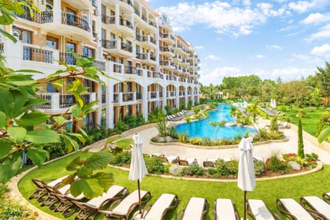 Property building, Spring, Natural landscape, Swimming pool, sunbed
