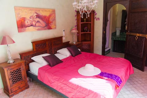 Bed, Photo of the whole room