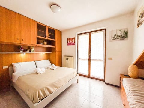 Bed, Photo of the whole room, Bedroom, wardrobe