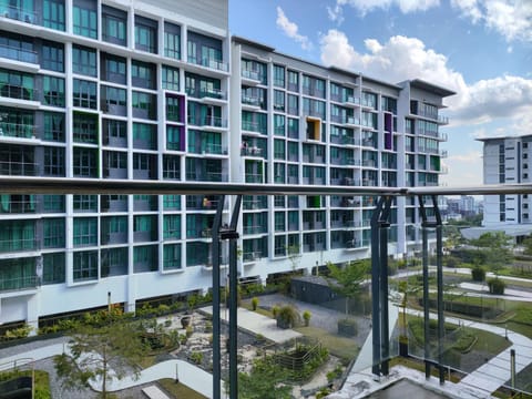 Property building, Balcony/Terrace, City view