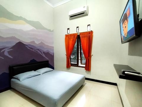 Bed, Photo of the whole room, Bedroom, air conditioner