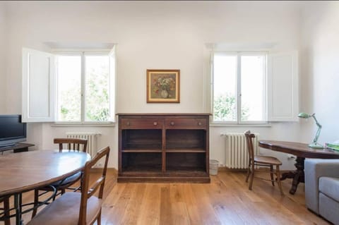 Airy One Bedroom With Terrace Near Palazzo Pitti Apartment in Florence