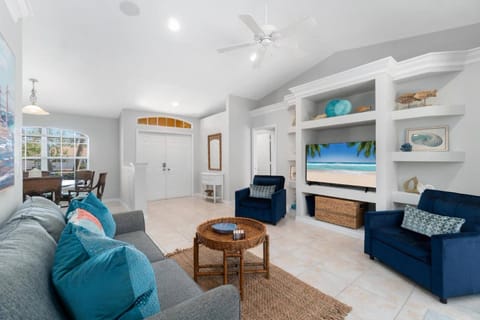 Secret Beach Retreat House in Marco Island