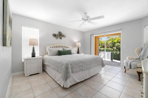 Secret Beach Retreat House in Marco Island