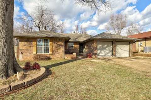 Family Home 5 Beds 3 Baths By Oc House in Edmond