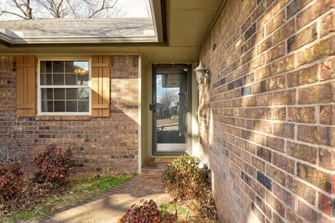 Family Home 5 Beds 3 Baths By Oc House in Edmond