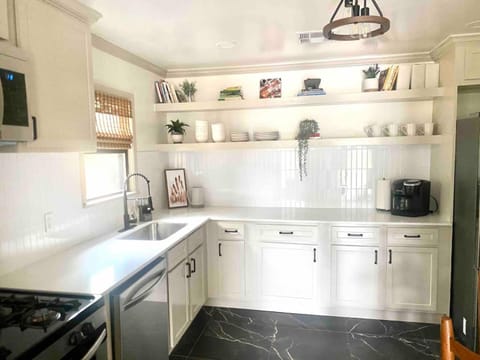 Campus Cottage Kng Bed! Walk To Uco And Downtown House in Edmond