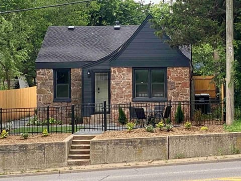 Campus Cottage Kng Bed! Walk To Uco And Downtown House in Edmond