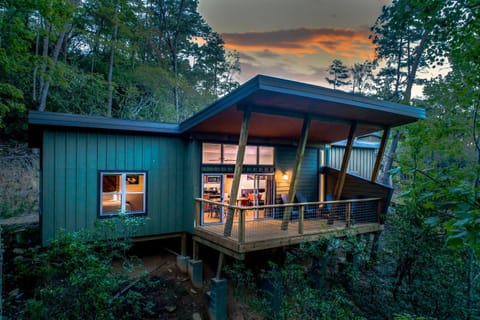 Property building, Natural landscape, Balcony/Terrace