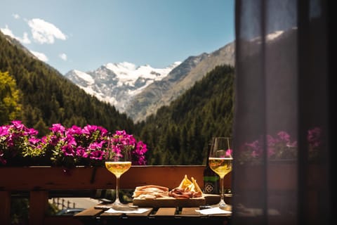 Food close-up, Mountain view