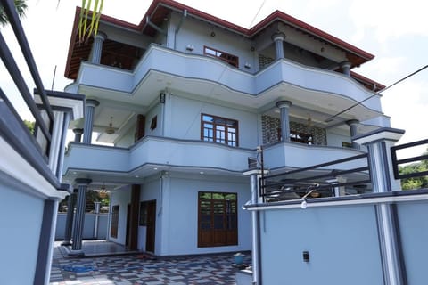 Property building, Day, View (from property/room), Balcony/Terrace
