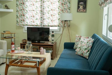 Communal lounge/ TV room, TV and multimedia, Living room, Evening entertainment