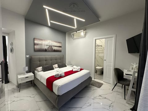 Photo of the whole room, Bedroom, internet, locker, towels, air conditioner