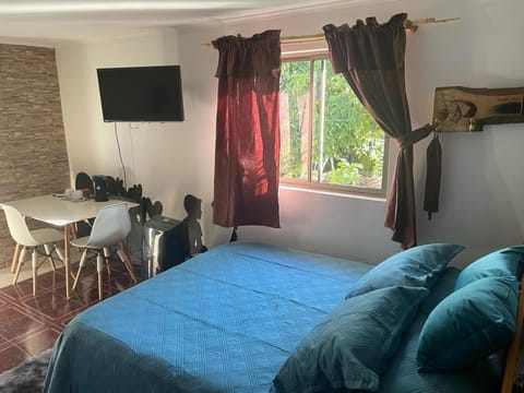 TV and multimedia, Photo of the whole room, Bedroom