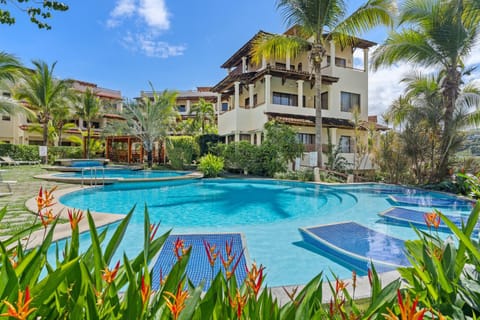 Property building, Pool view, Swimming pool, sunbed