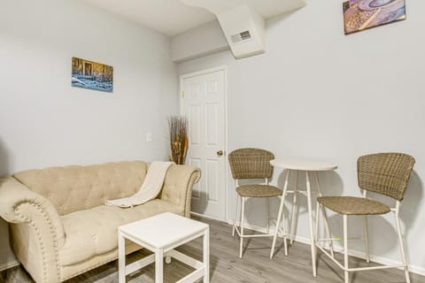 10 Mi to Downtown Convenient Denver Apartment! Apartment in Montbello