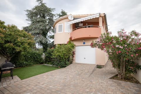 Apartment Leon Apartment in Šibenik-Knin County, Croatia