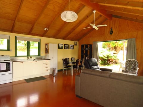 Mill Bay Charmer House in Northland