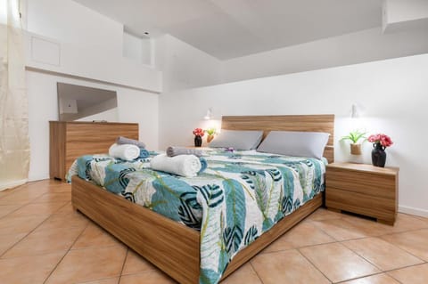 Bed, Photo of the whole room
