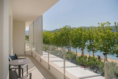 Natural landscape, View (from property/room), Balcony/Terrace, Lake view