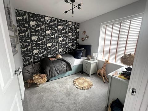 Waterside House House in Leicester