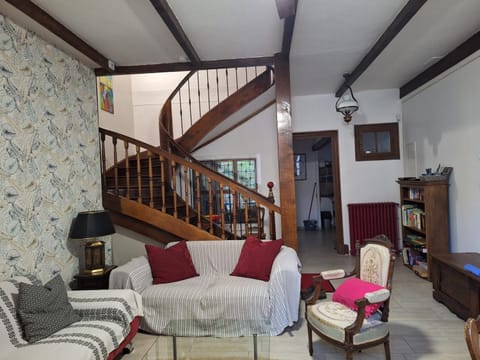 Communal lounge/ TV room, Living room, Seating area