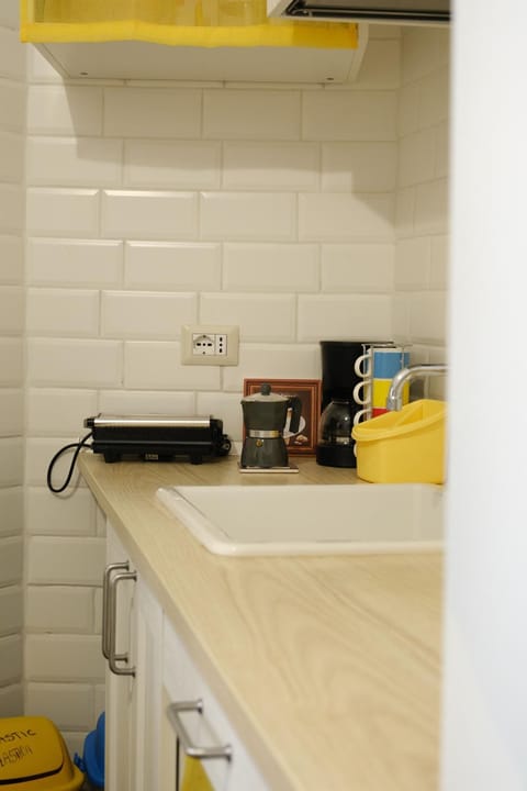 Coffee/tea facilities, Kitchen or kitchenette, kitchen, kitchen