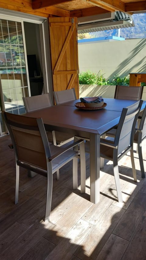 Patio, Dining area