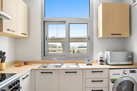 Cozy Dubai Marina Design Studio close to Jumeirah Beach, Mall & Metro Apartment in Dubai