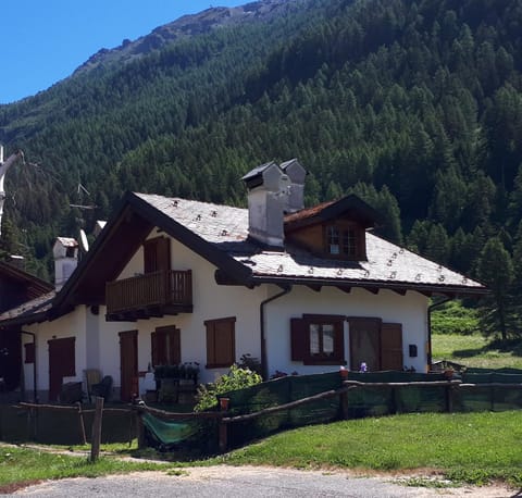 Property building, Garden