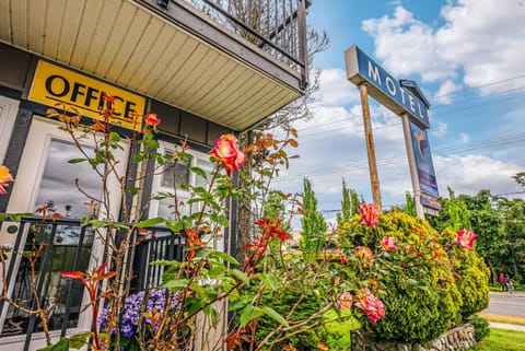 Bluebird Motel Motel in Nanaimo