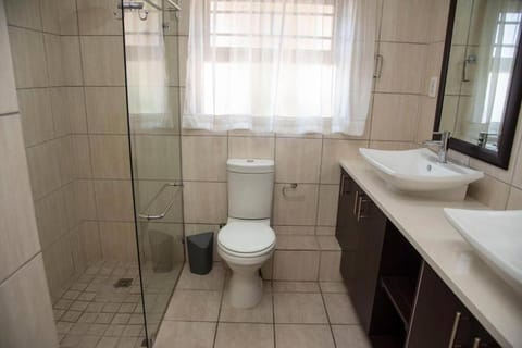 New Listing- 33 Laguna Grove on the water Apartment in Knysna