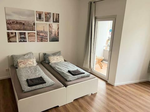 Bed, Living room, Photo of the whole room, Bedroom