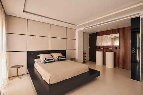 Bed, Kitchen or kitchenette, Bedroom, wardrobe
