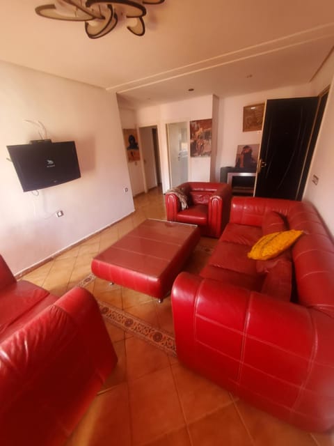 Communal lounge/ TV room, TV and multimedia, Living room, Seating area, Evening entertainment