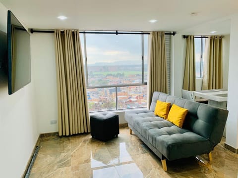 Communal lounge/ TV room, TV and multimedia, Living room, Seating area, Evening entertainment