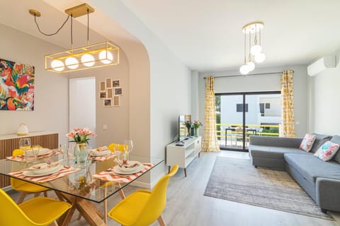 Living room, Dining area, air conditioner